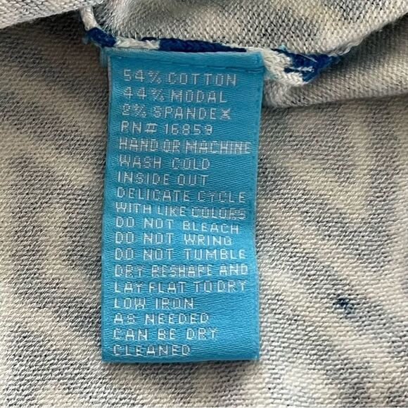 J. McLaughlin Blue and White Geometric Print Pullover Top size XS - Picture 6 of 8